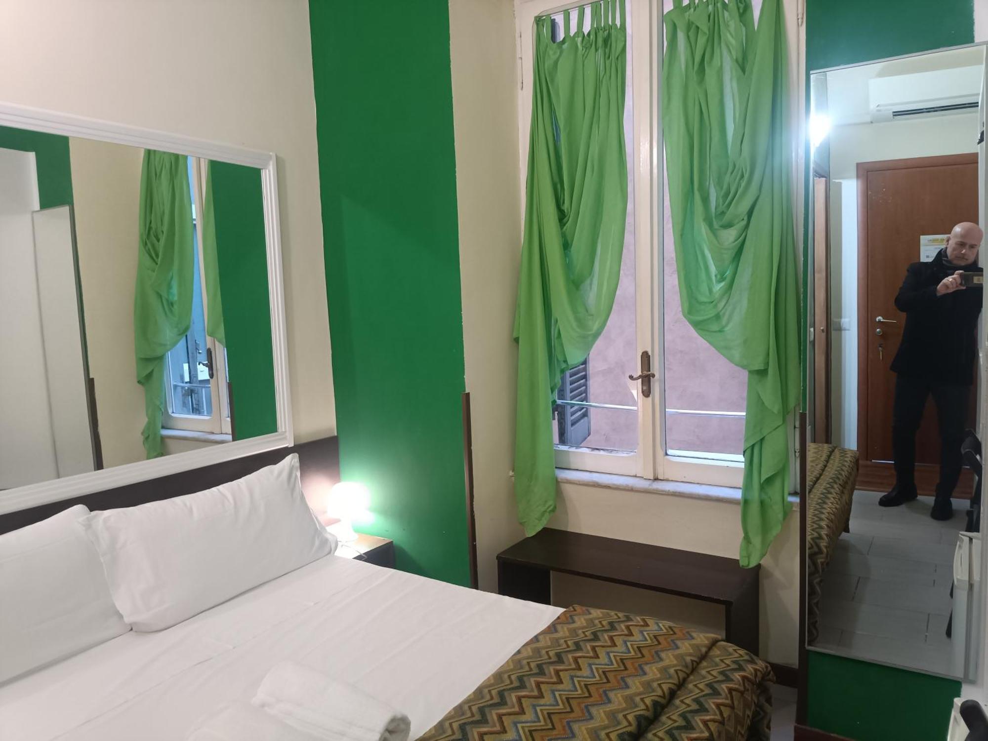 Enjoy Roma Bed and Breakfast Buitenkant foto