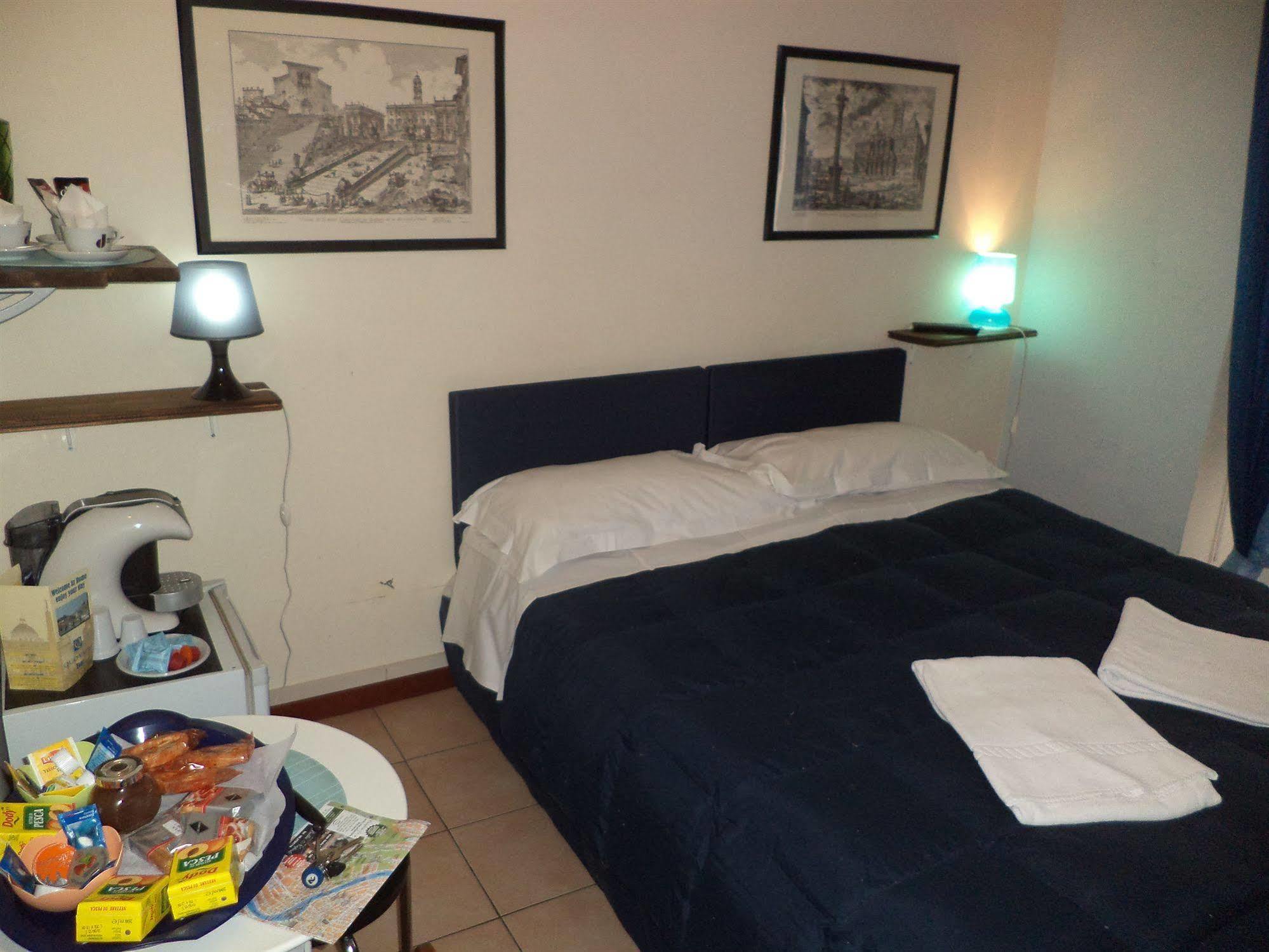 Enjoy Roma Bed and Breakfast Buitenkant foto
