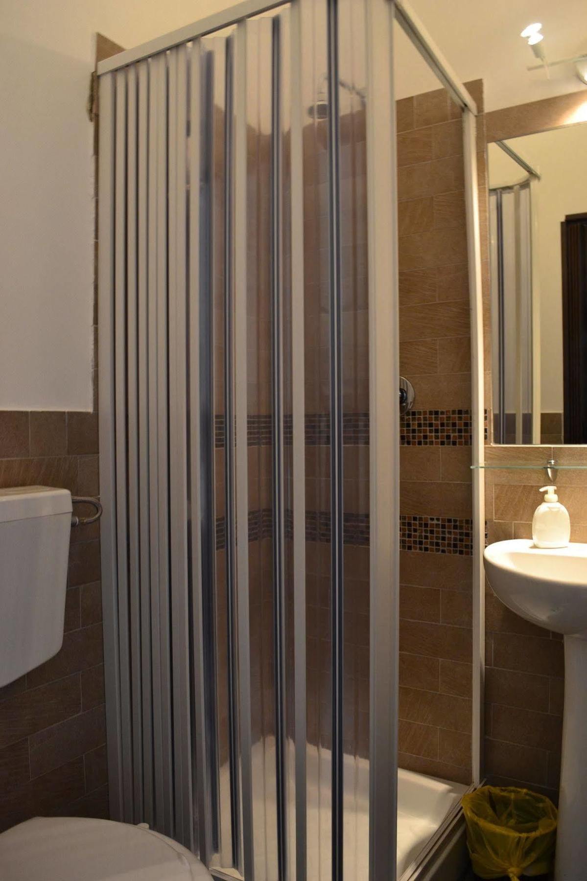 Enjoy Roma Bed and Breakfast Buitenkant foto